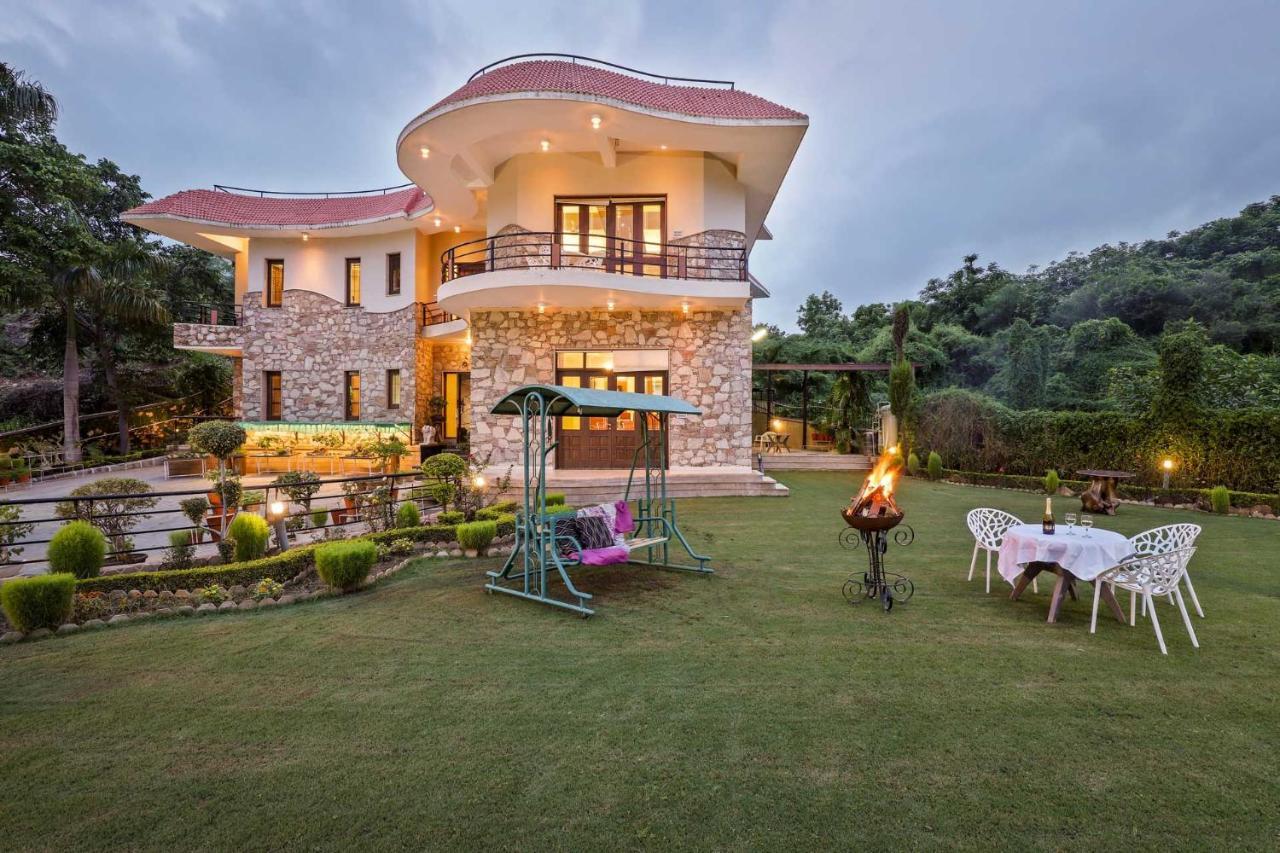 Stayvista'S Prakriti Farms With Outdoor Pool, Complimentary Breakfast And Hi-Tea Udaipur Exterior foto