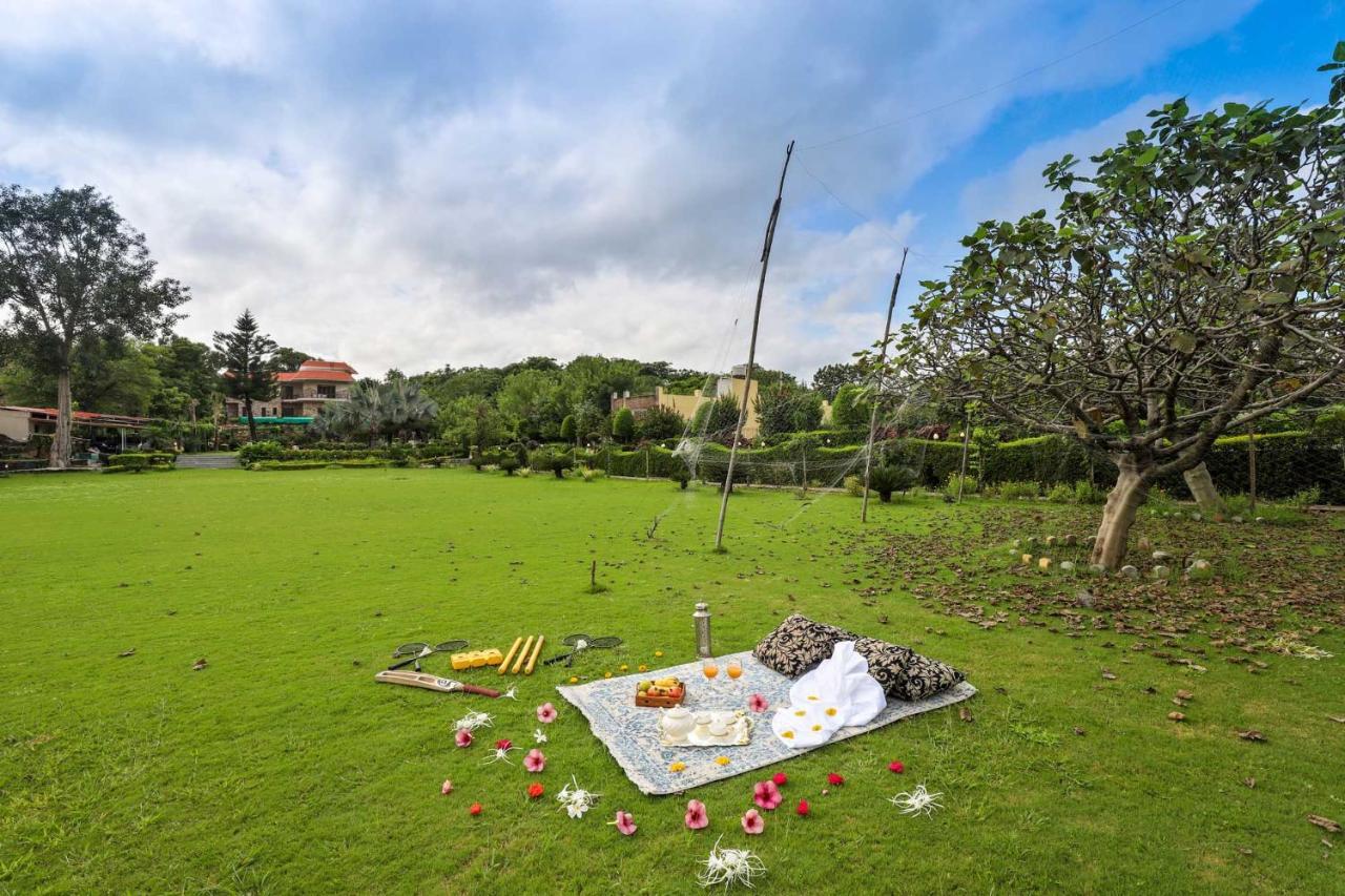 Stayvista'S Prakriti Farms With Outdoor Pool, Complimentary Breakfast And Hi-Tea Udaipur Exterior foto