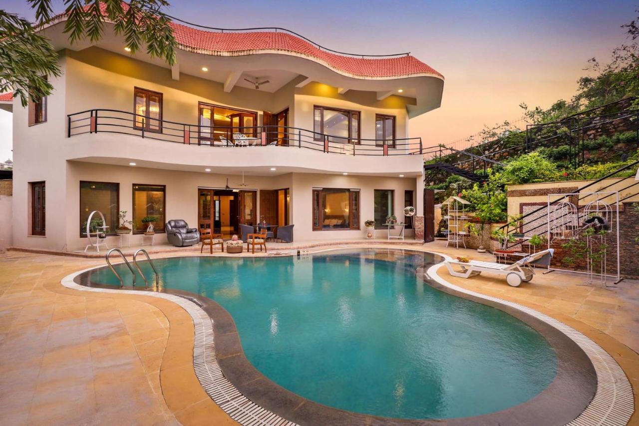 Stayvista'S Prakriti Farms With Outdoor Pool, Complimentary Breakfast And Hi-Tea Udaipur Exterior foto