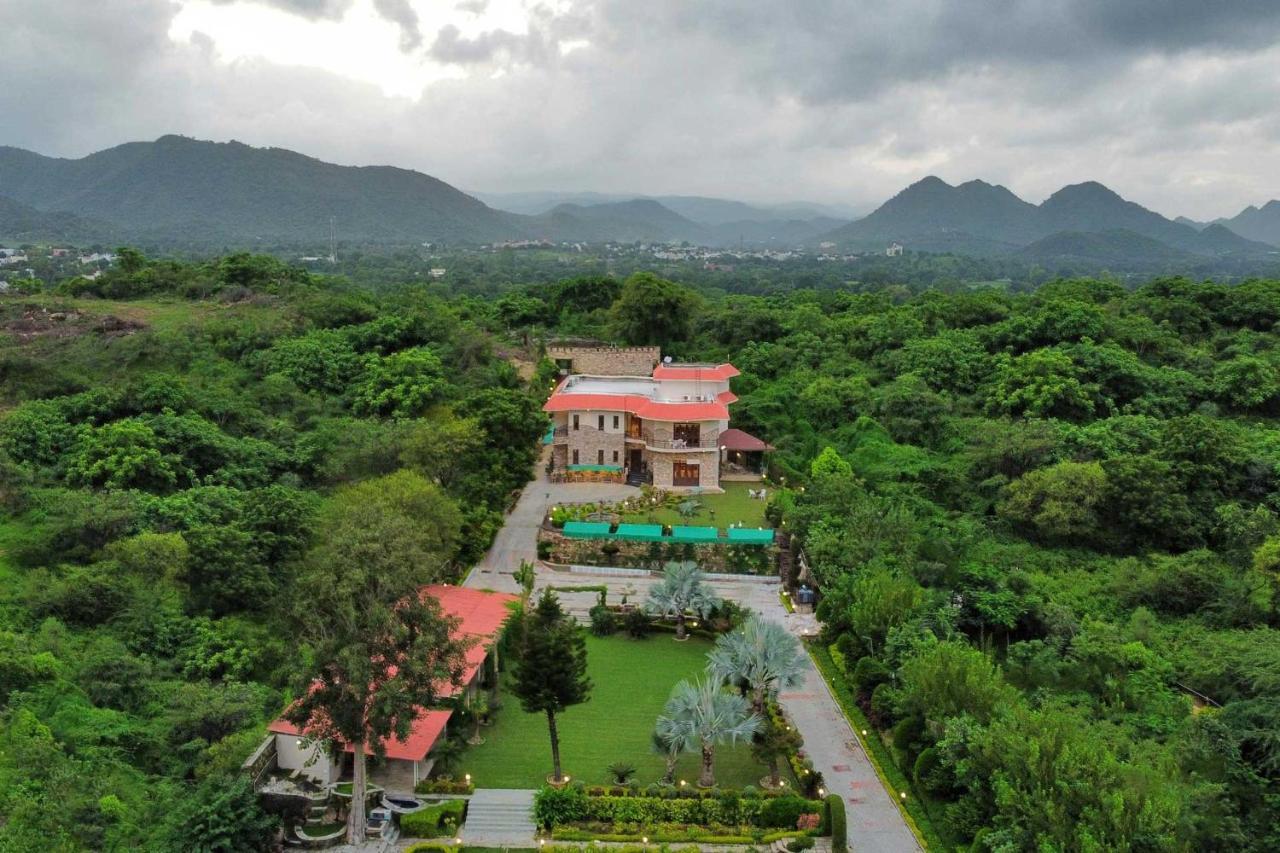 Stayvista'S Prakriti Farms With Outdoor Pool, Complimentary Breakfast And Hi-Tea Udaipur Exterior foto